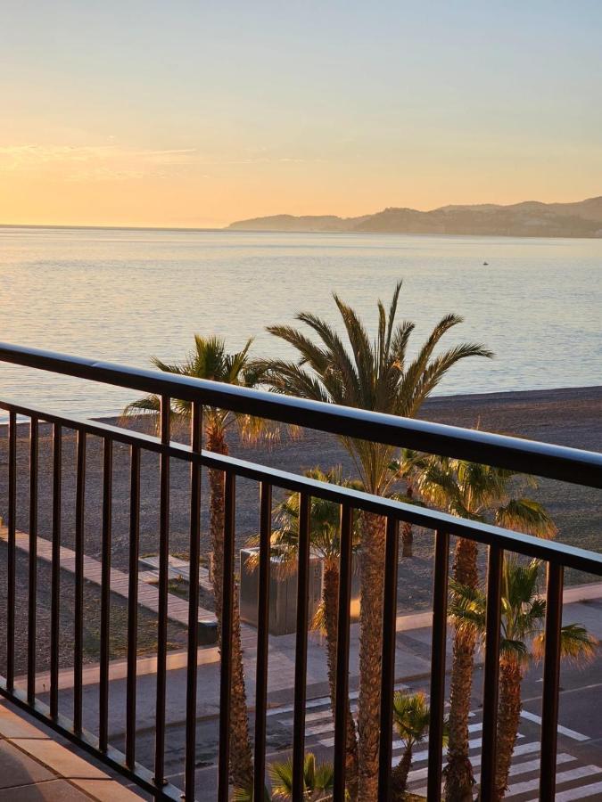 Apartamento En Primera Linea De Playa Salobreña Eksteriør billede